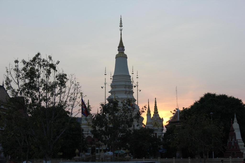 De Art Hotel Phnom Penh Exterior foto